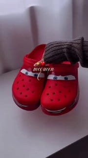 Babuche Sandalia Papete Infantil Adulto MC Menina Menino Confortável Leve Personagem Carros Queen