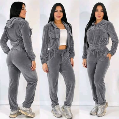 Conjunto Feminino Veludo Cristal com Capuz Ziper e Calça