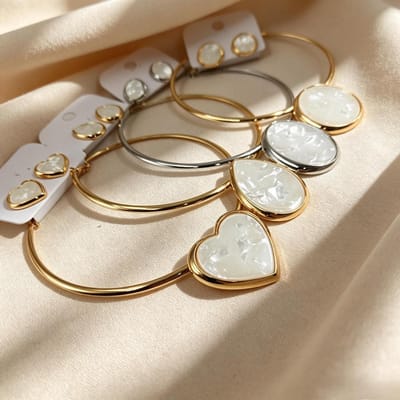 Conjunto Colar e Brincos Pingente Gota Perolada