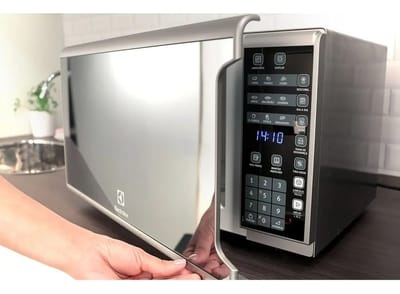 MICRO-ONDAS ELECTROLUX 31L COM PAINEL INTEGRADO EM AÇO INOX ESPELHADO 220V MI41S