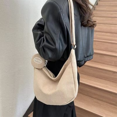 Bolsa Feminina Transversal de Veludo Cotelê