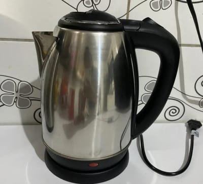 Chaleira Elétrica Inox 1,8L 1000W