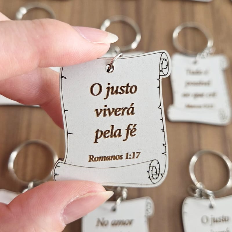 Kit Chaveiros Versículos Bíblicos Modelo Pergaminho em MDF Branco Ótimo para lembrancinha Cristã